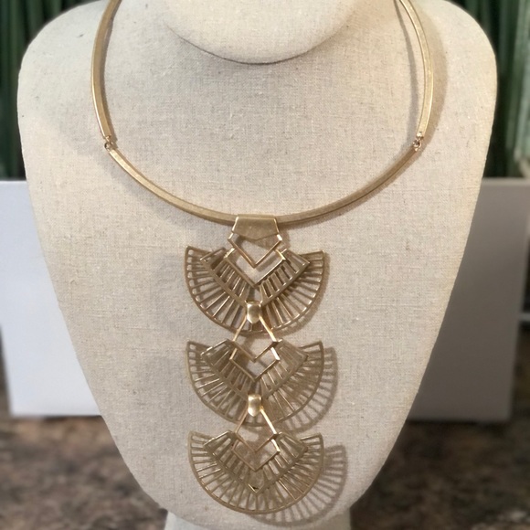 Stella and Dot Aida Tassel Necklace - Picture 2 of 9